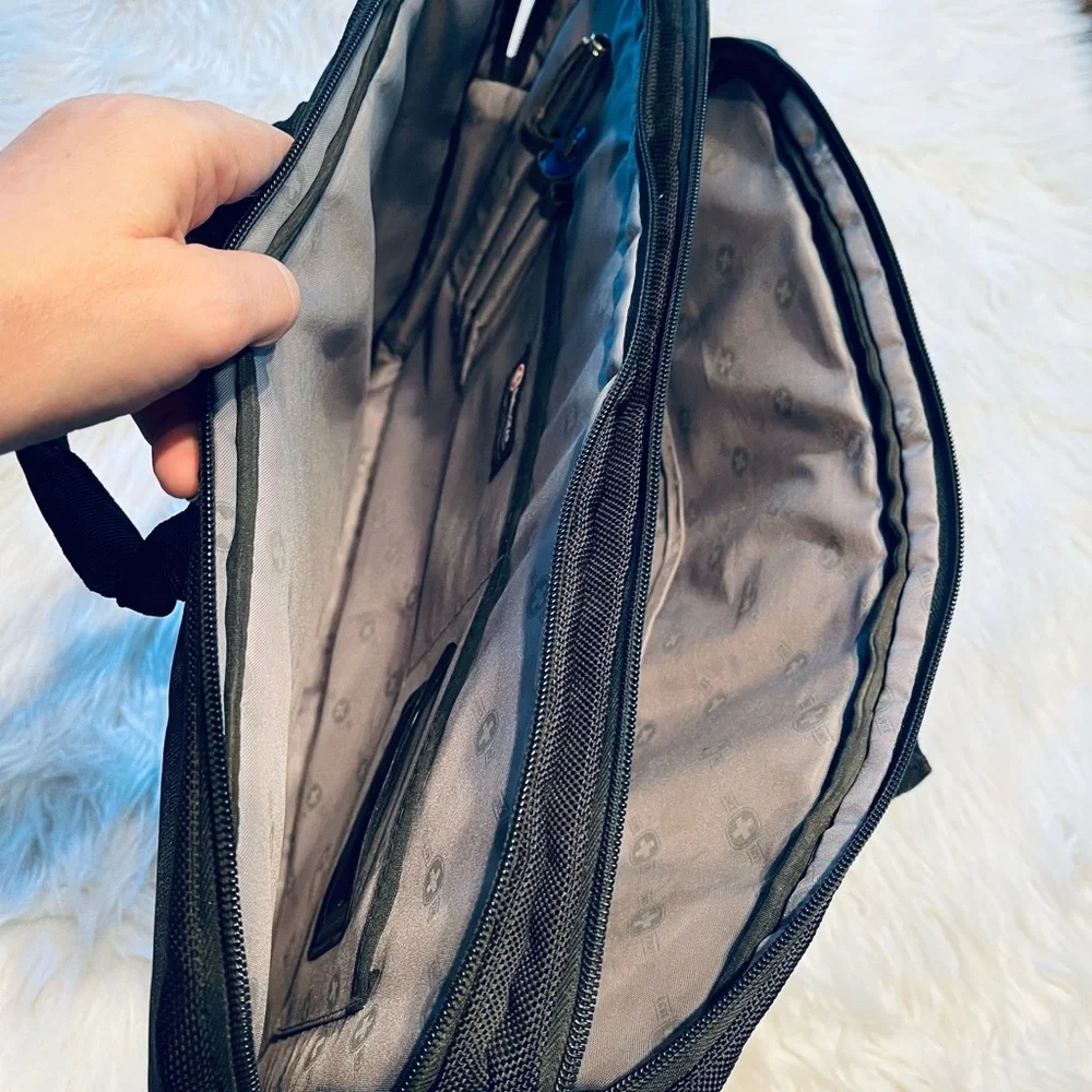 Swiss Gear Unisex Padded Black Laptop Case